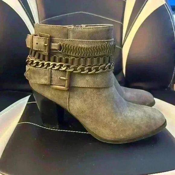 Just  Fab ankle boots grey super cute straps size 7.5 - Picture 6 of 6